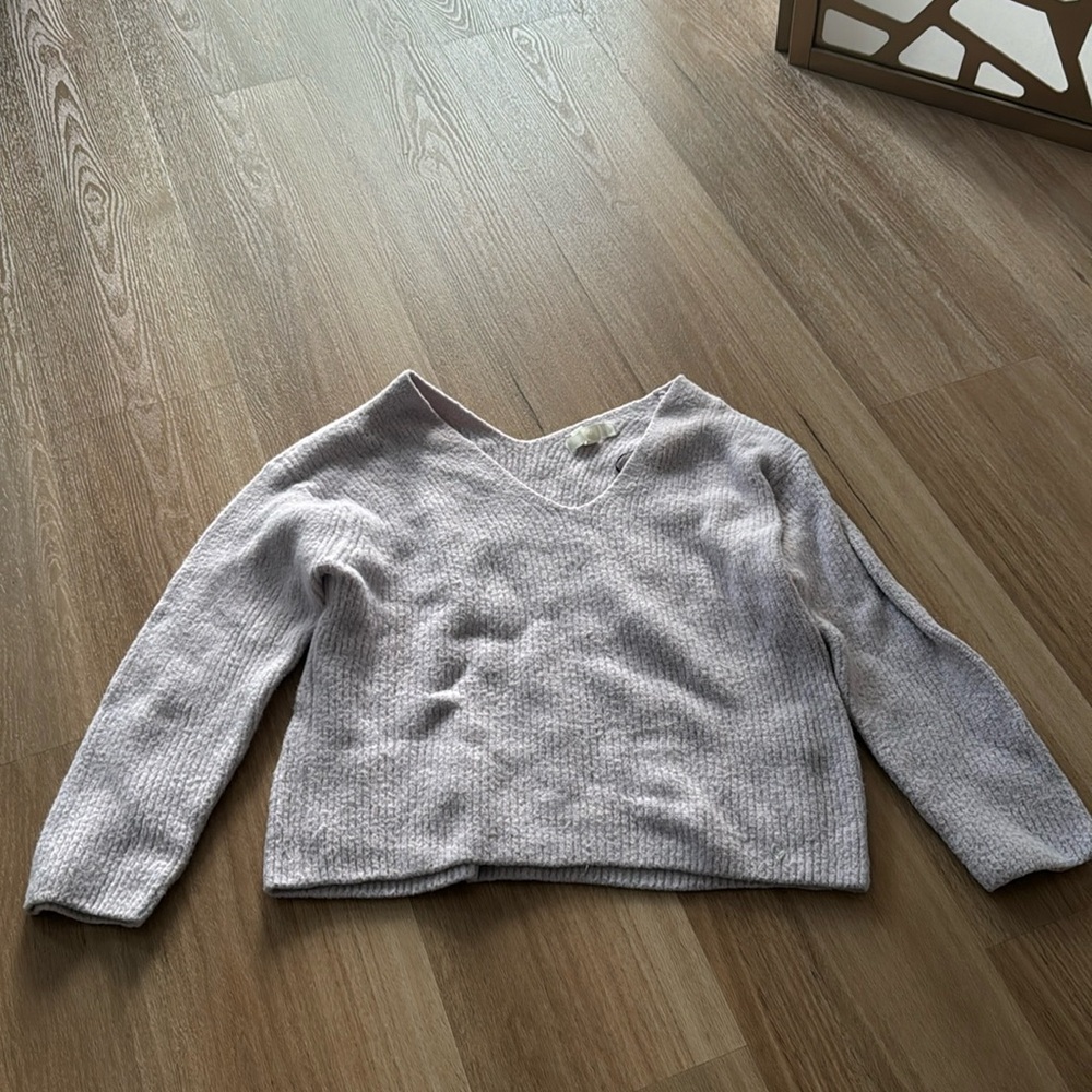 Lilac V neck sweater